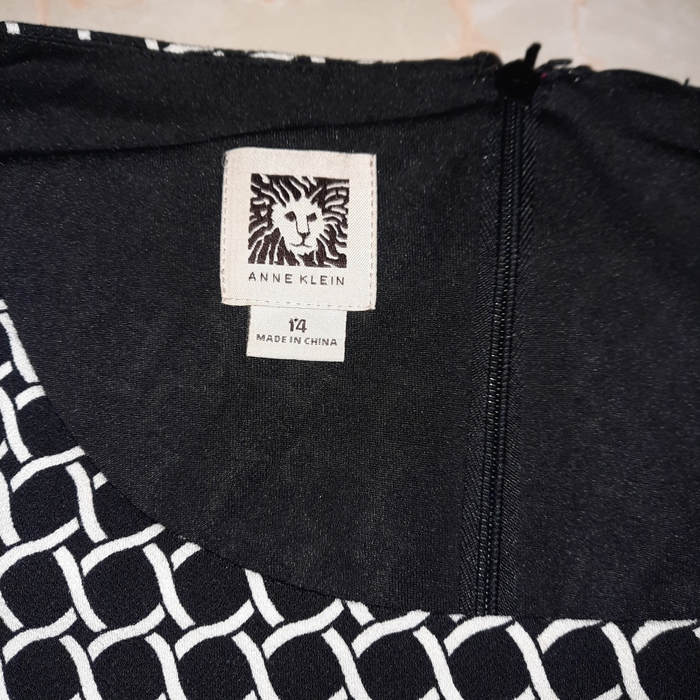 Anne Klein Black and Red Patterned Midi Dress - Picture 9 of 10